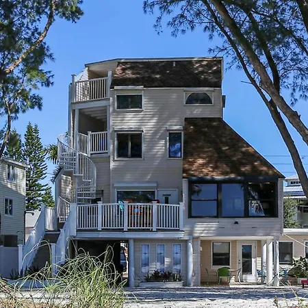 Sunset Beach House - Beach Hugger 1